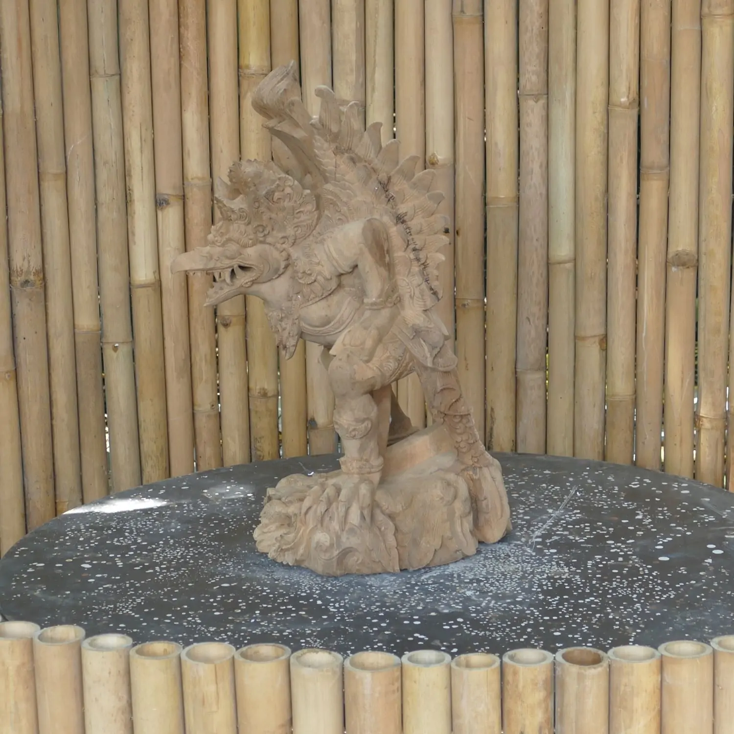  Product image 4 of the product “Garuda made from wood, one part, natural finish ”